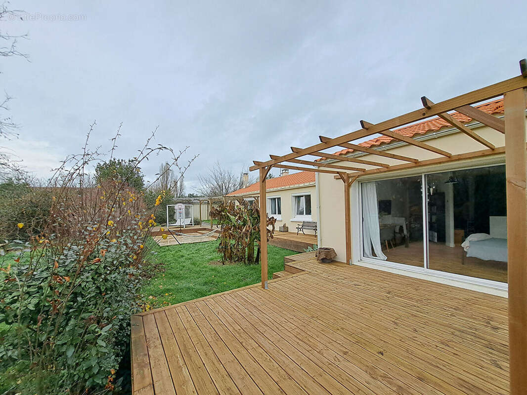 Maison à SAINT-CHRISTOPHE-DU-LIGNERON