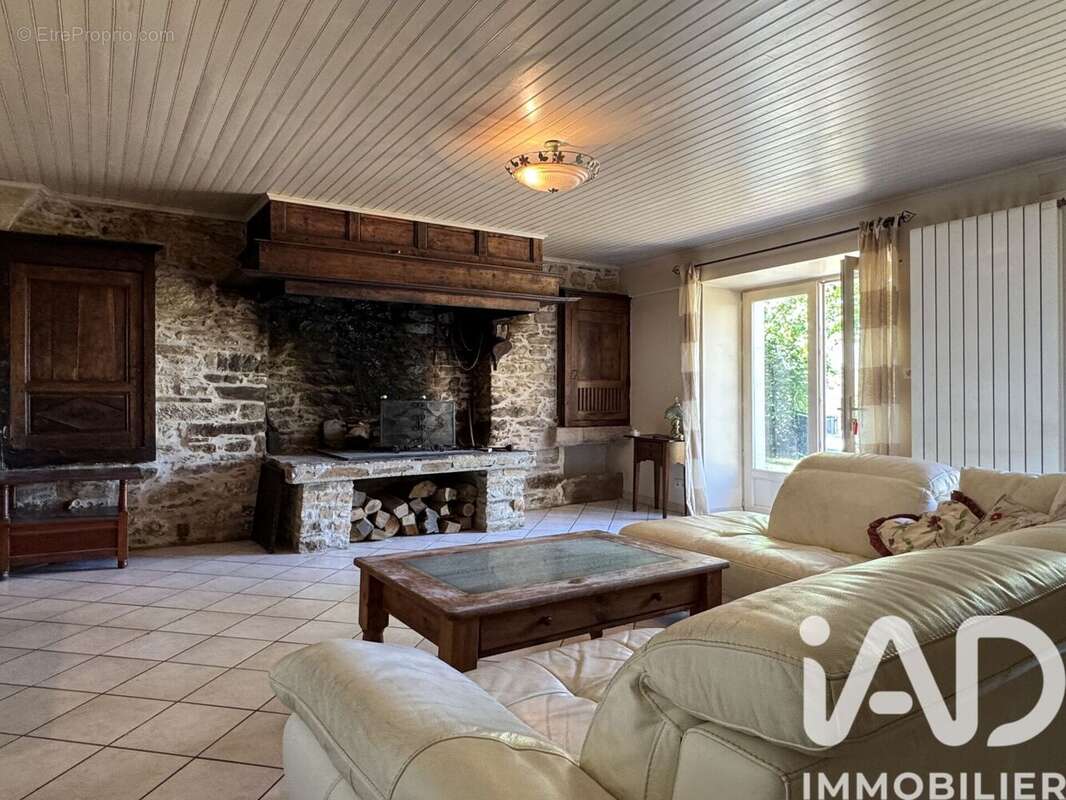 Maison 150 m² à Villefranche-De-Panat  - photo 2