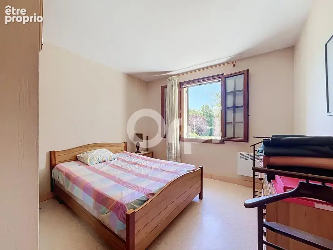  Petite maison en bon état général – Secteur résidentiel Sarliac‑sur‑l’Isle - photo 8