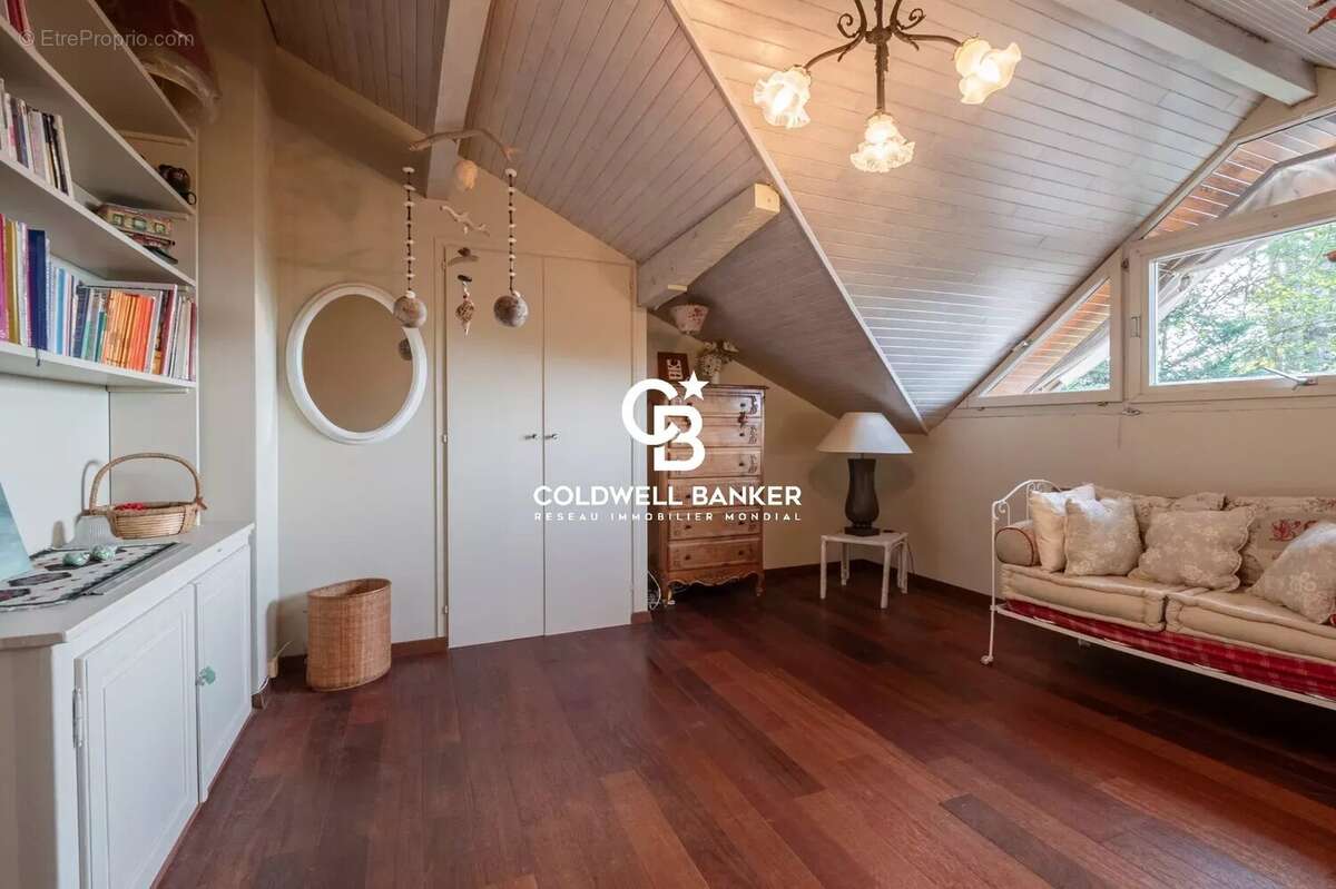 Maison à VETRAZ-MONTHOUX