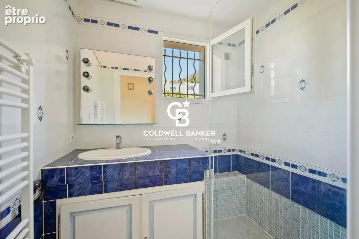 Villa vue mer, à pied du village - 83320 Carqueiranne - photo 35