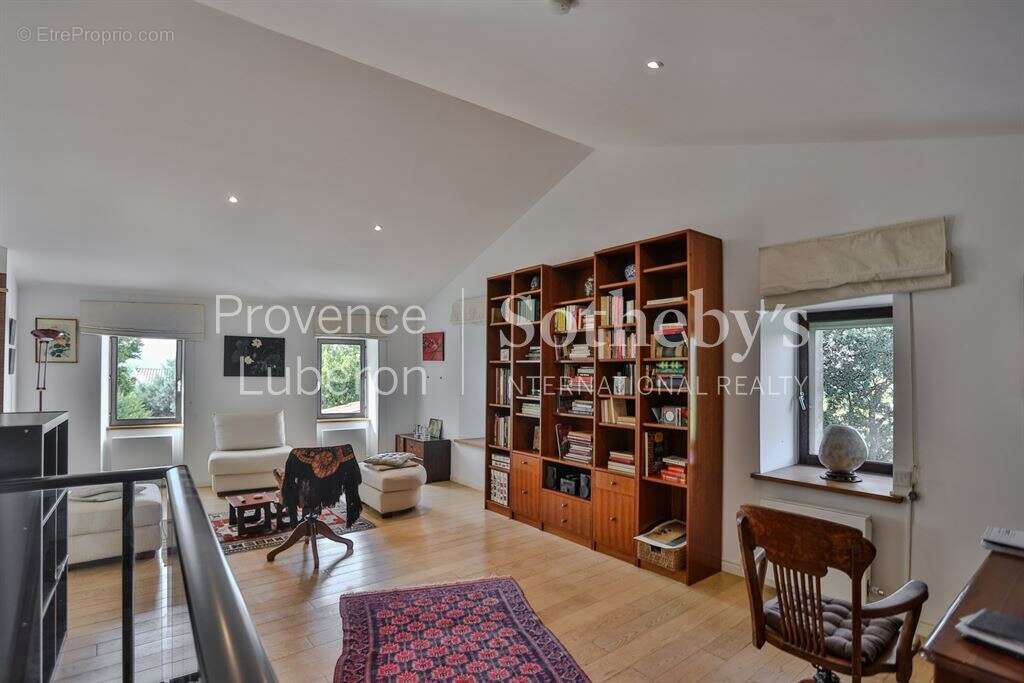 Maison et son annexe au cœur de Gordes - photo 8