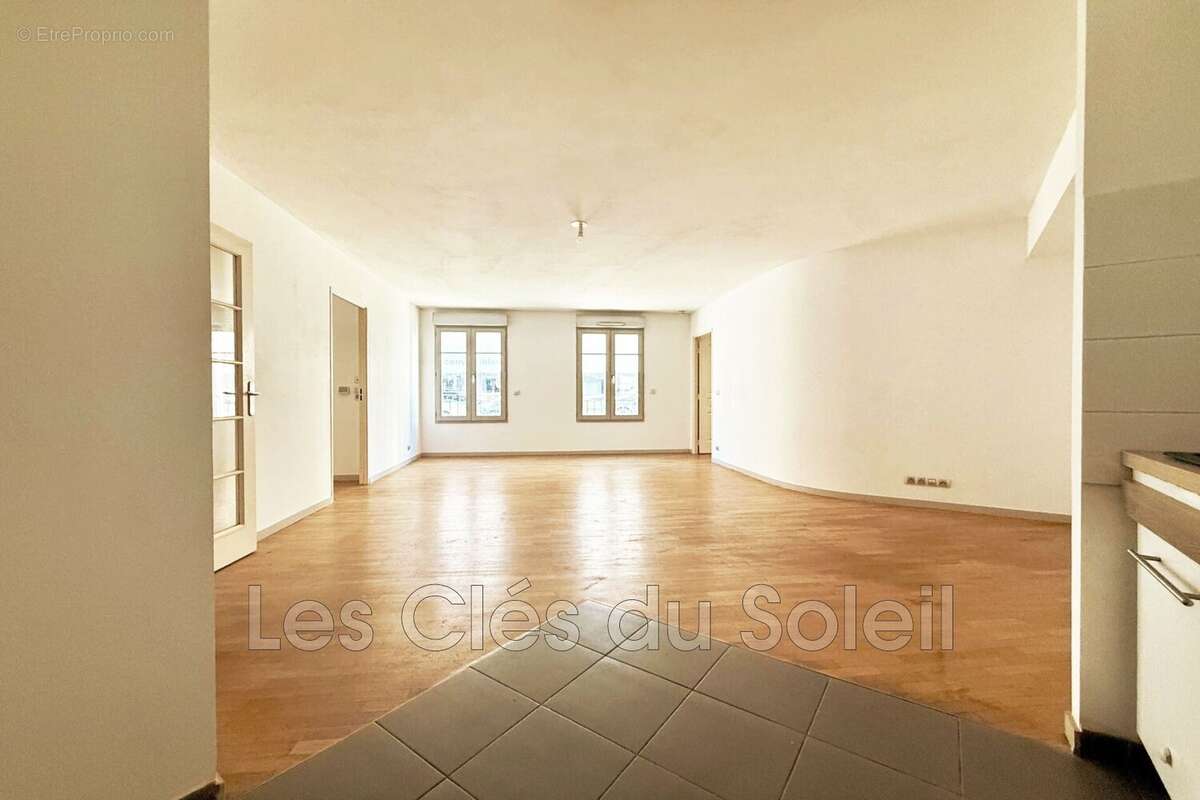 Appartement à HYERES