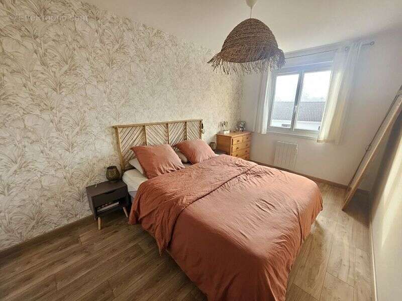 Maison à MONTROND-LES-BAINS