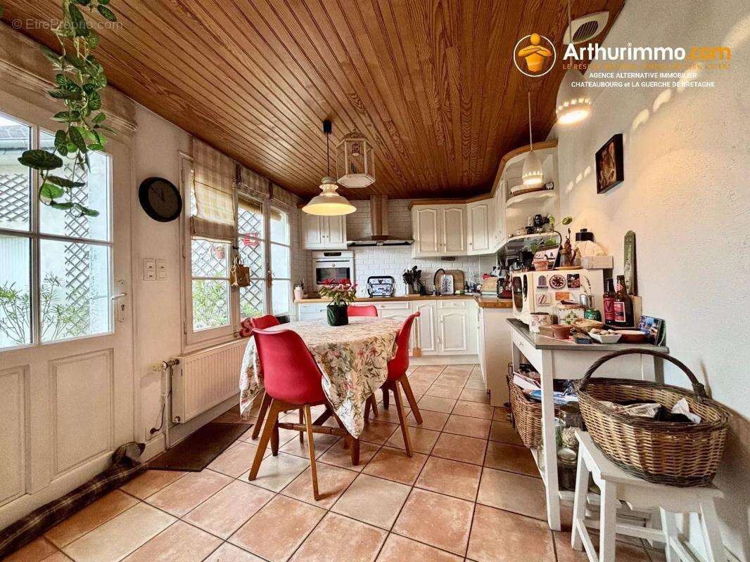 Maison à ETRELLES