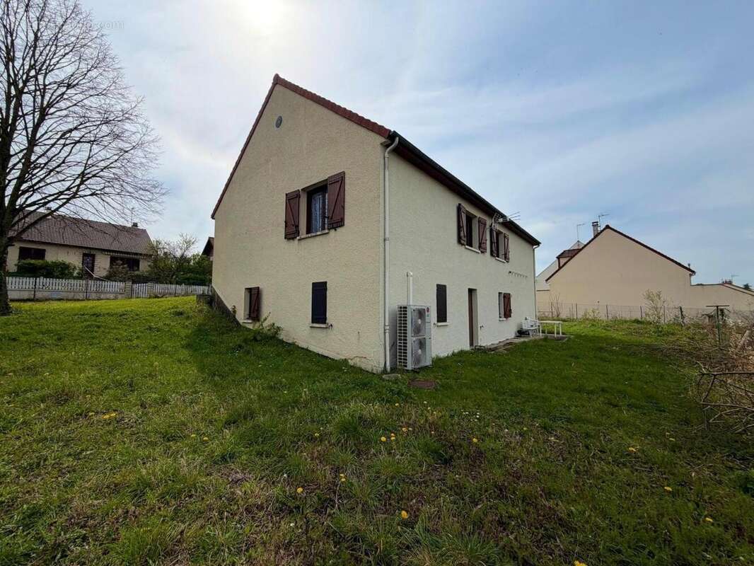 Photo 2 - Maison à MENNECY
