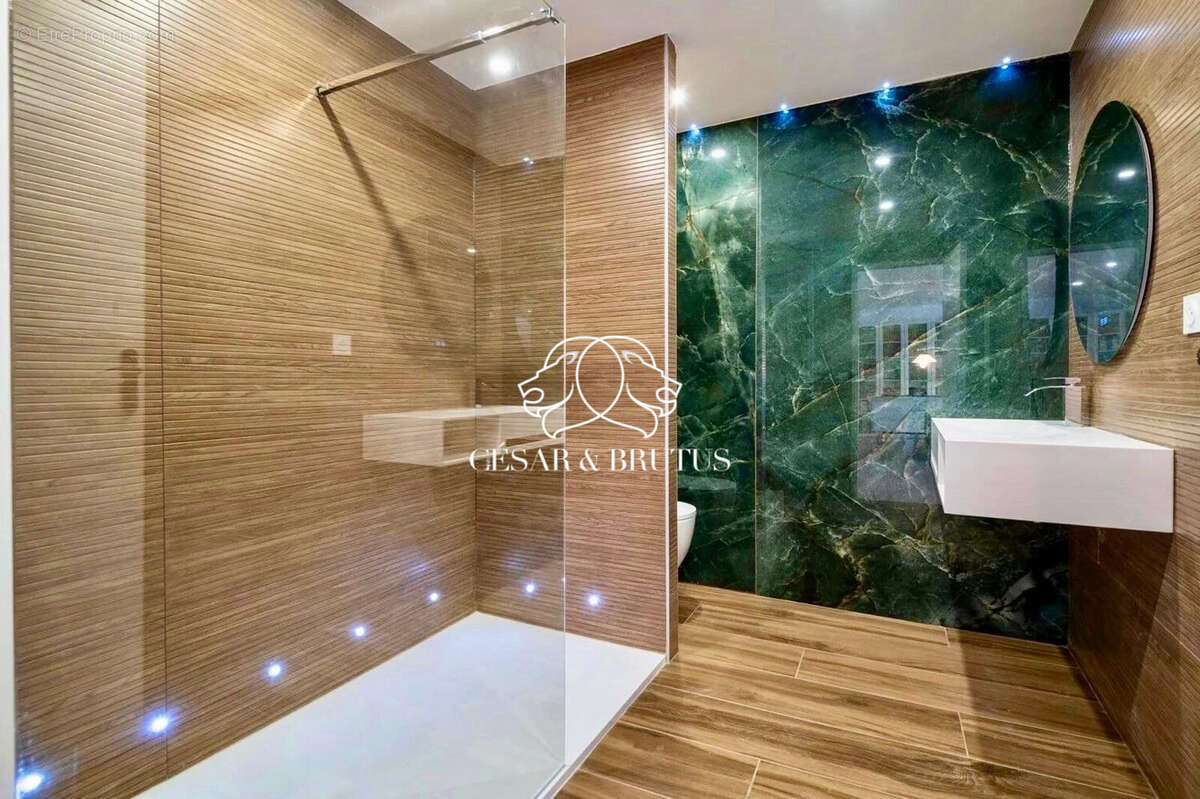 Maison 300 m² à Neyron  - photo 8