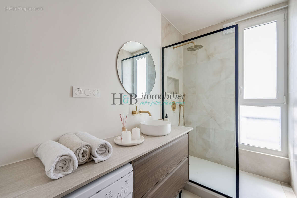 Appartement à PARIS-11E