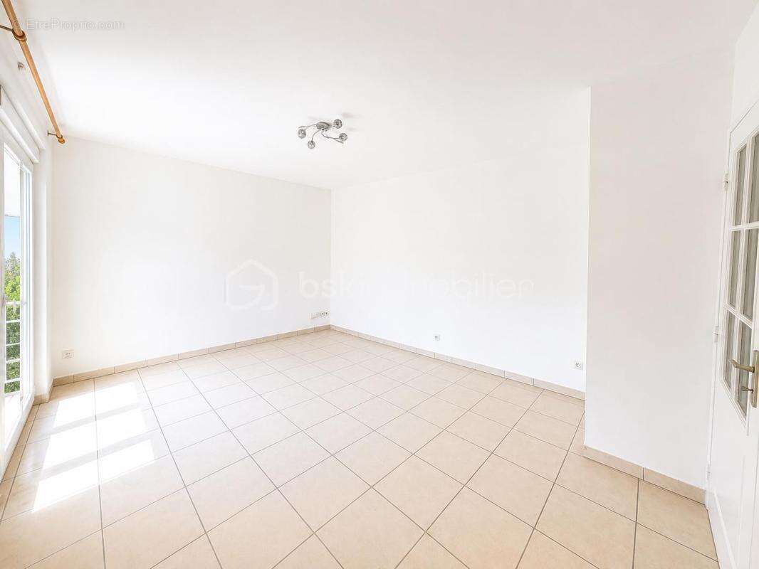 Appartement à LIVRY-GARGAN