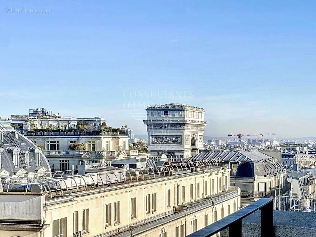 Appartement à PARIS-16E