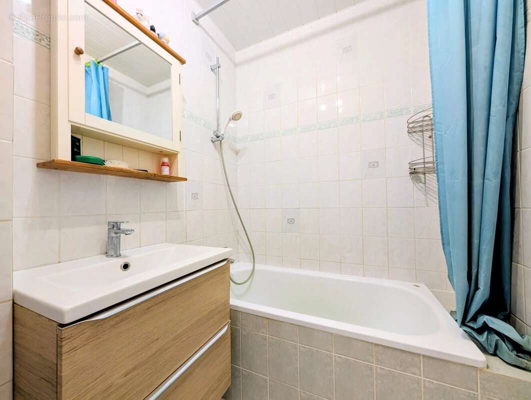 Appartement à LES CLAYES-SOUS-BOIS