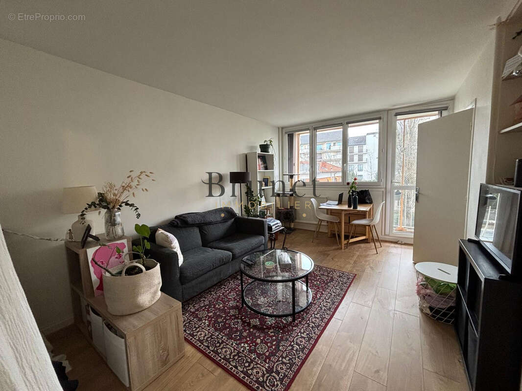 Appartement à SAINT-MAUR-DES-FOSSES