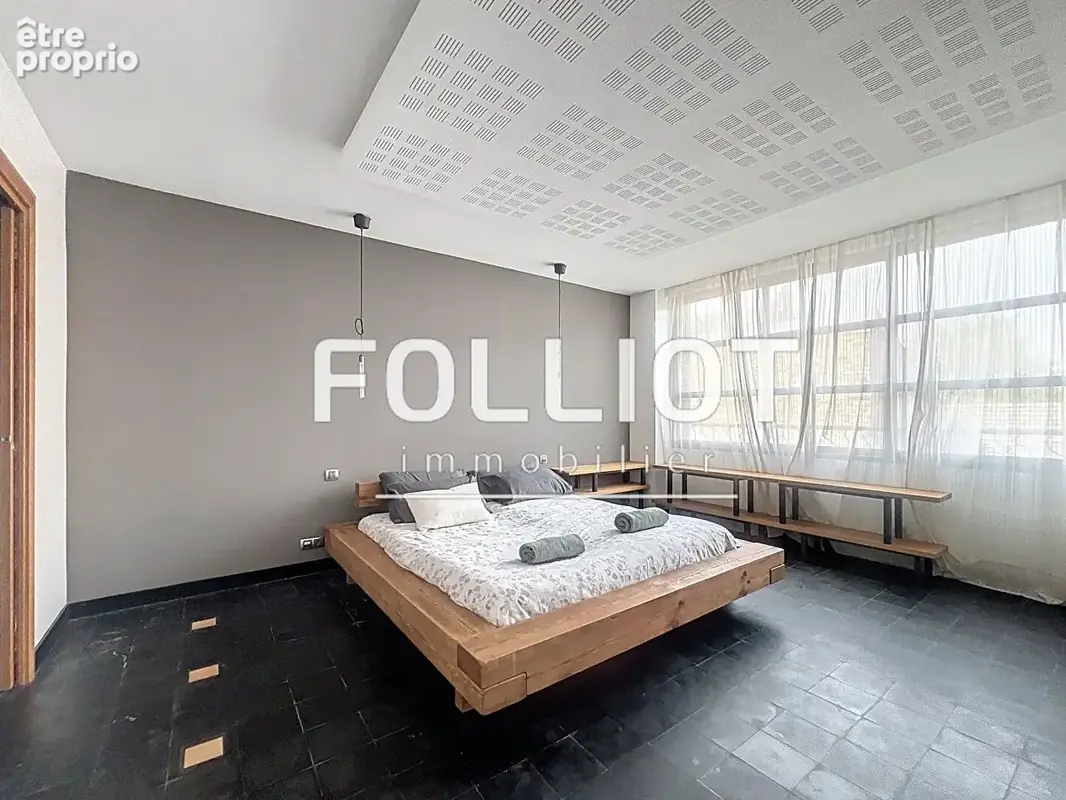 A VENDRE - Loft Fougères 9 pièce(s) 550 m2 - photo 12