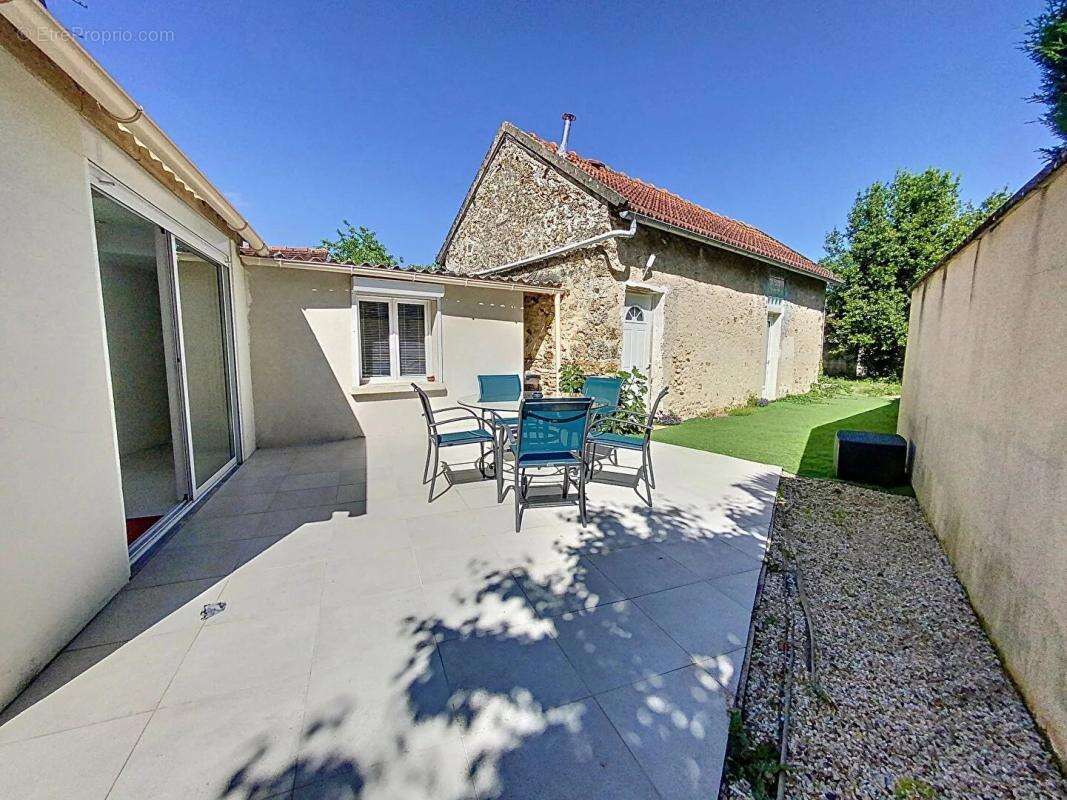 Maison à MONTIGNY-LE-BRETONNEUX
