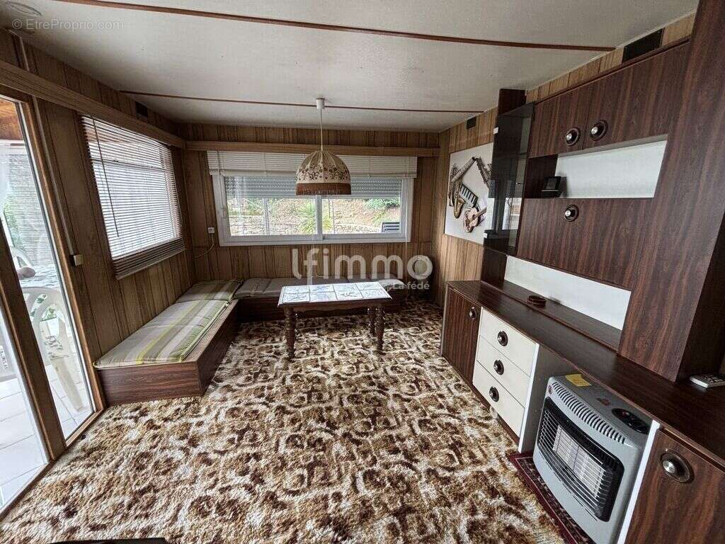 Maison à LE MUY
