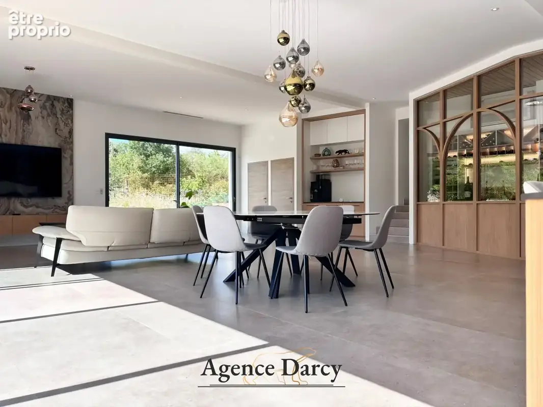 À quelques minutes au nord de Dijon   Propriété contemporaine d’environ 390 m2 - photo 2
