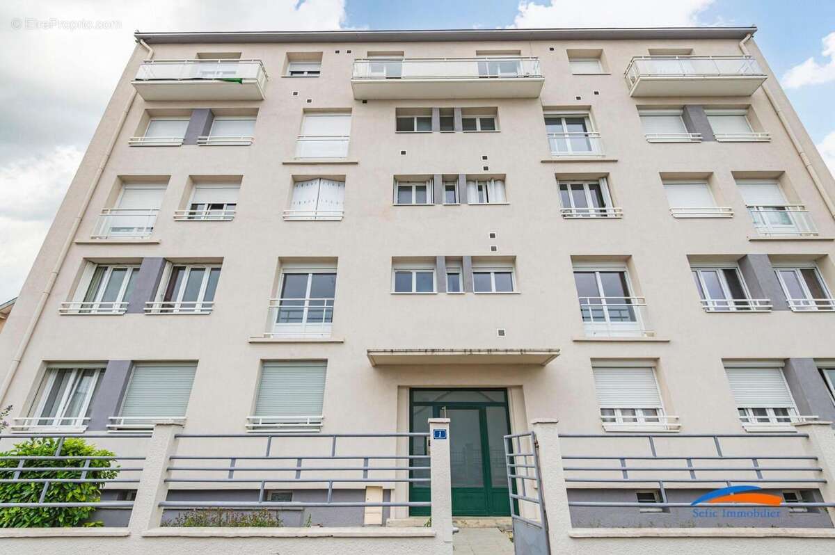   - Appartement à REIMS
