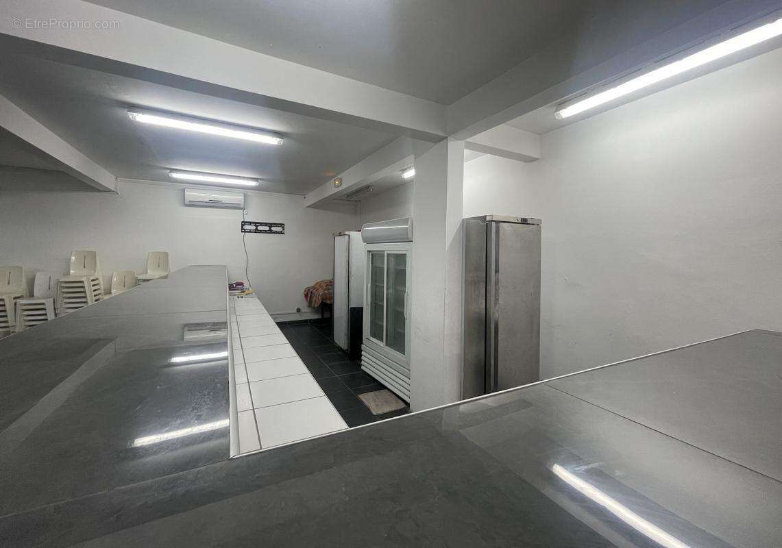 Commerce à LES TROIS-ILETS