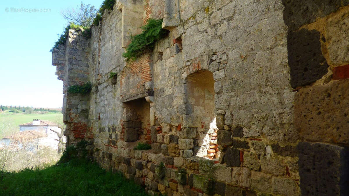 Chateau xii eme - photo 3