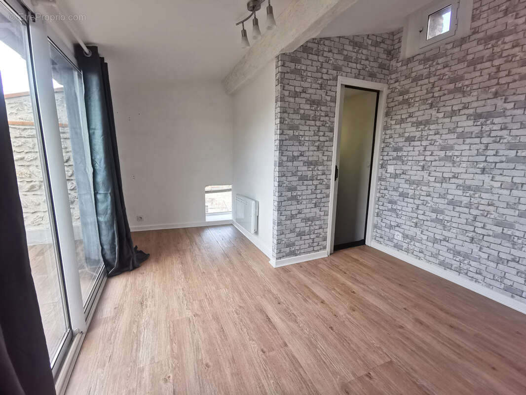 Maison à VILLEMOLAQUE