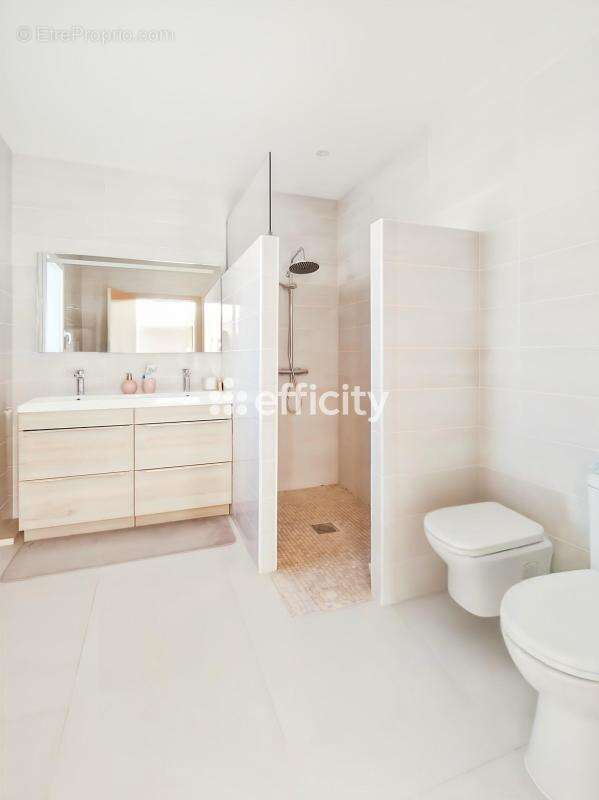 Maison à SAINT-SAUVEUR-D'AUNIS