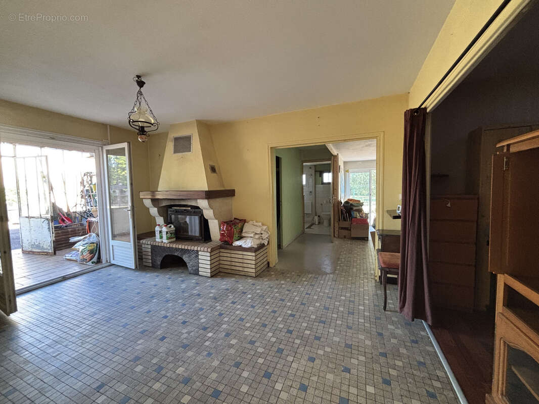 Maison à AMBARES-ET-LAGRAVE