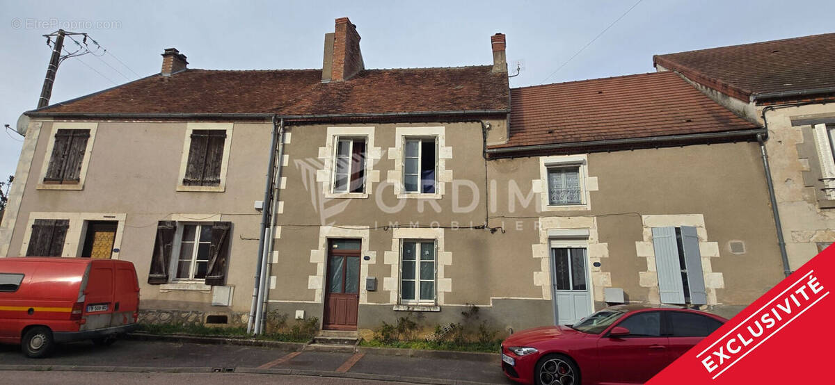 Maison à SAINT-AMAND-EN-PUISAYE