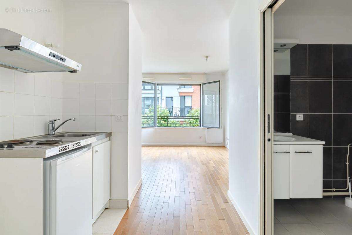 Appartement à COURBEVOIE