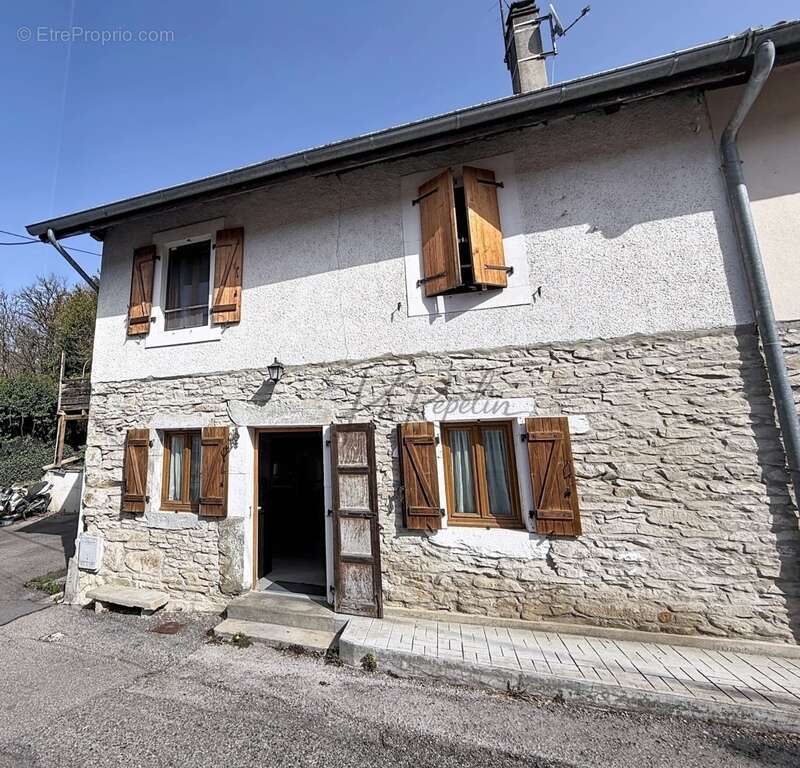 Maison de ville triplex T5 de 140m2 avec Parkings extérieur - photo 2