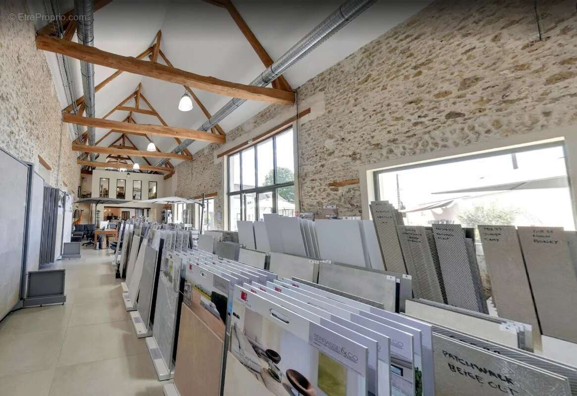 Commerce à COIGNIERES