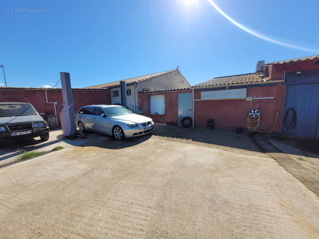 Parking à FLEURY