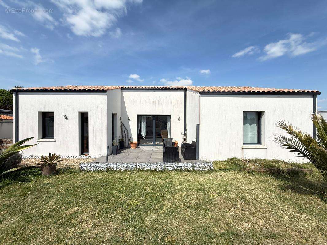 Maison à VAUX-SUR-MER