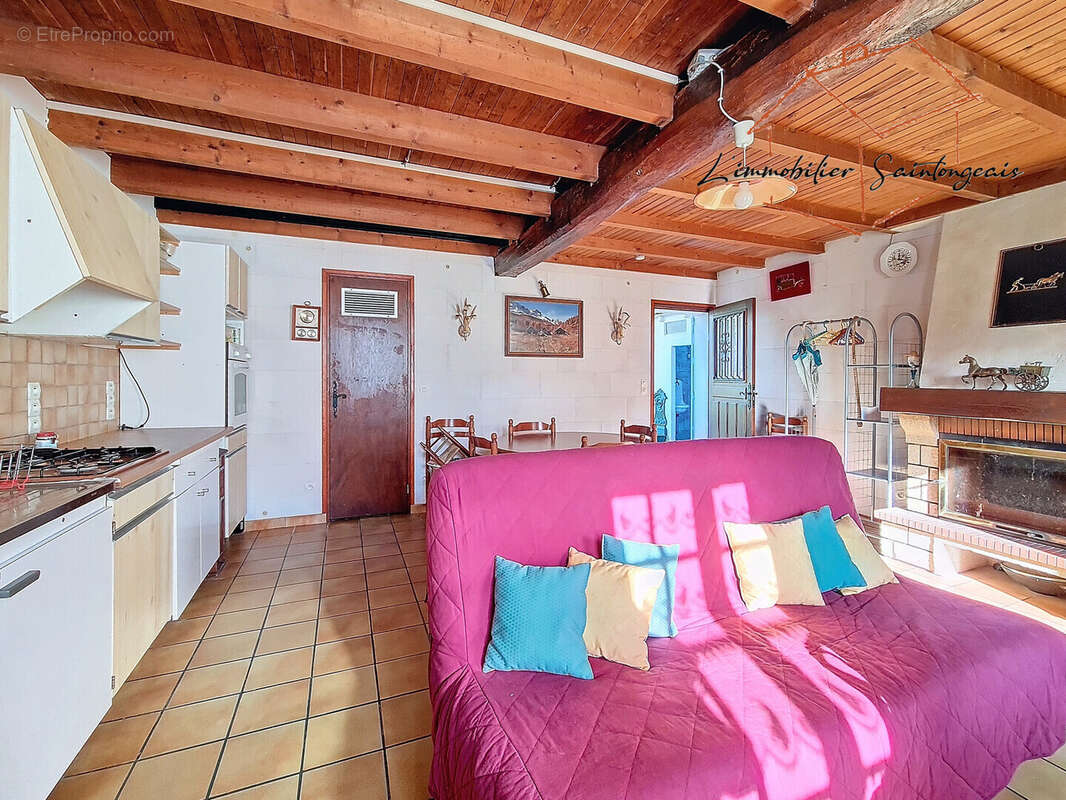 Maison 138 m² à Lorignac  - photo 26