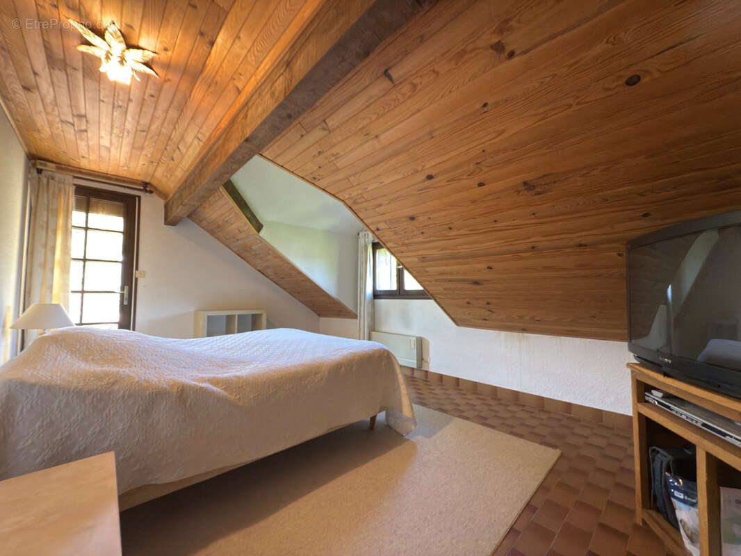 Maison à LA COMBE-DE-LANCEY