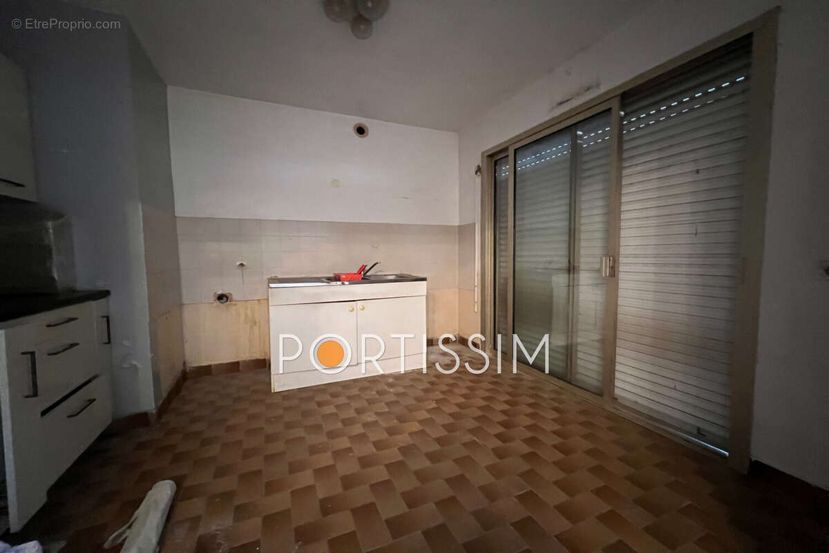 Appartement à SAINT-LAURENT-DU-VAR