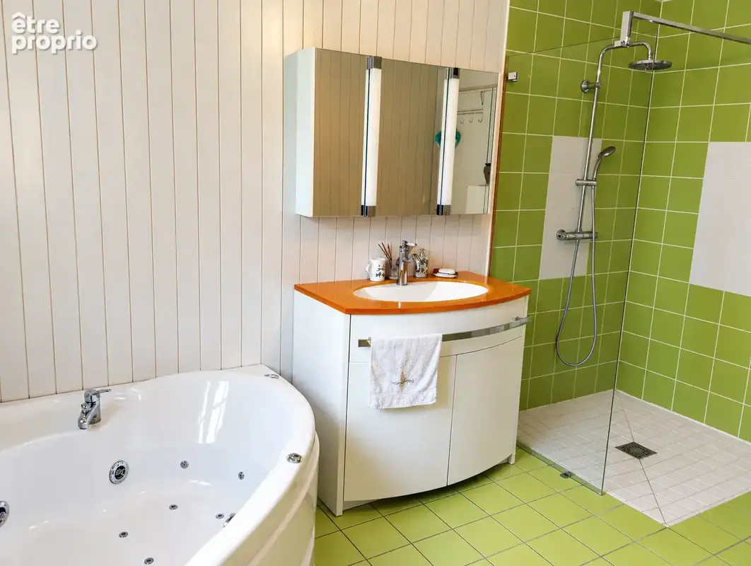 Maison ossature bois 111m² avec terrain constructible, 3 chambres, plain pied, calme et atelier à Cazals dans le Lot