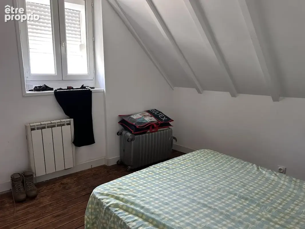 A VENDRE - Maison 4 pièces avec jardin à Saint-Gaultier - photo 4