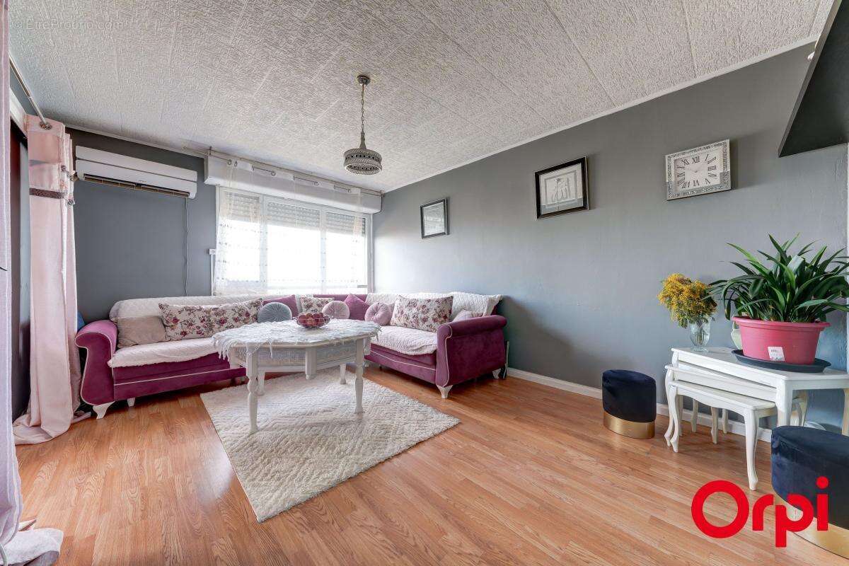 Appartement à RILLIEUX-LA-PAPE