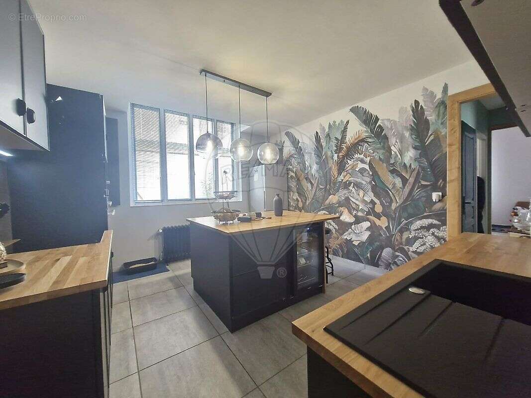 Maison à VARENNES-VAUZELLES