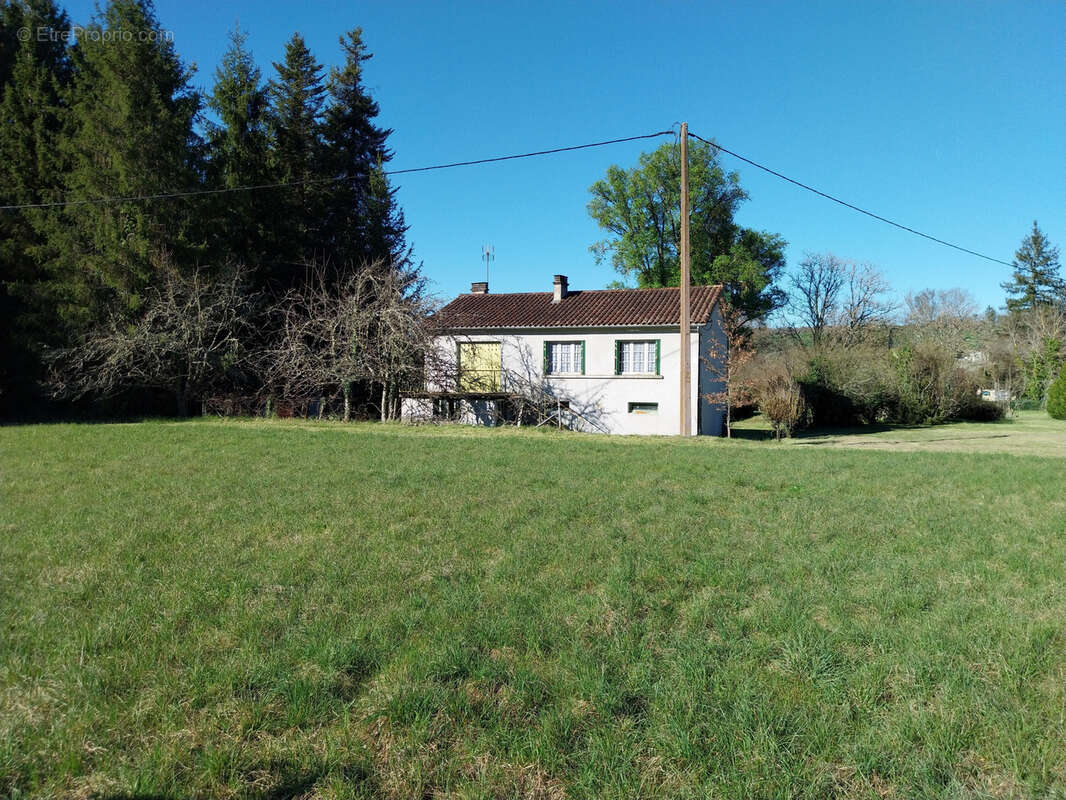 Maison à VIEUX-MAREUIL