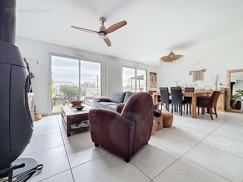 Maison à CHARENTILLY