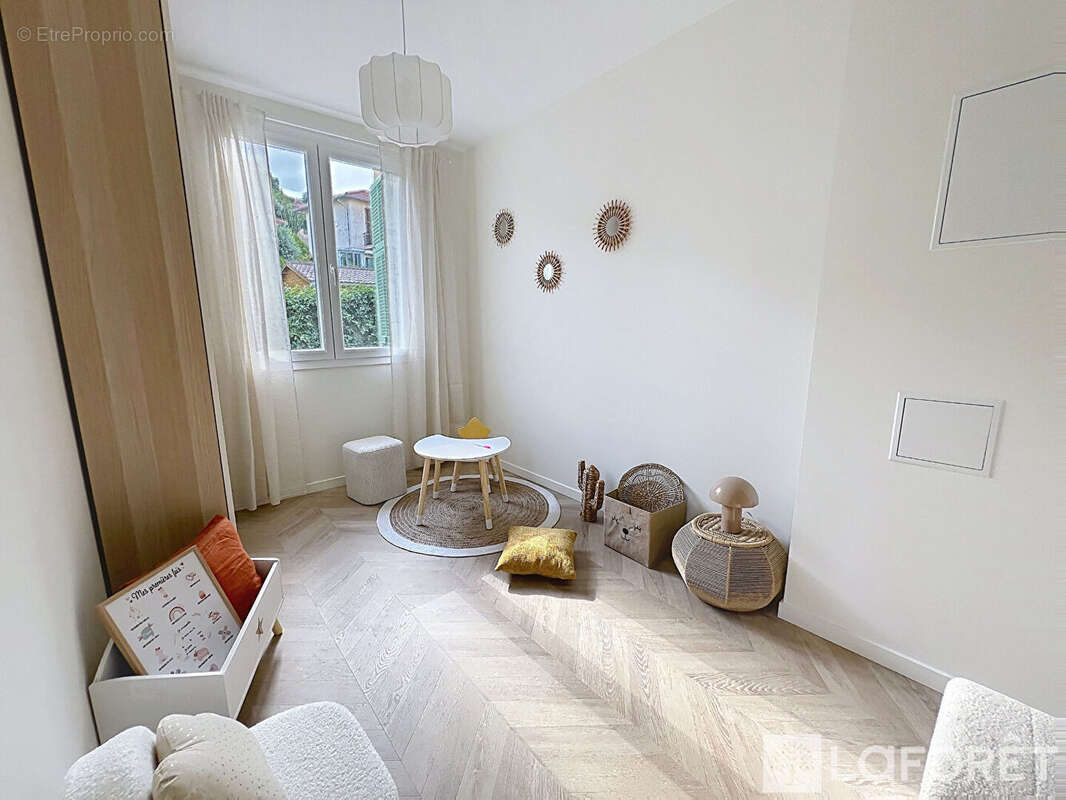 Appartement à ROQUEBRUNE-CAP-MARTIN