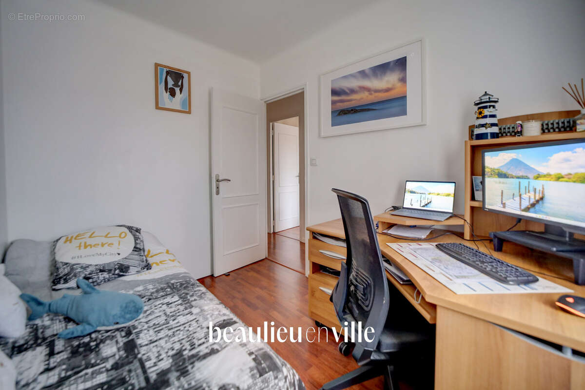 Exclusivité - la ciotat - vieux port - appartement t3 - calme - sans vis a vis - photo 9