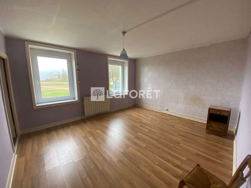 Maison 4 pièces à Arcon - 115 m² avec potentiel à rénover - photo 11