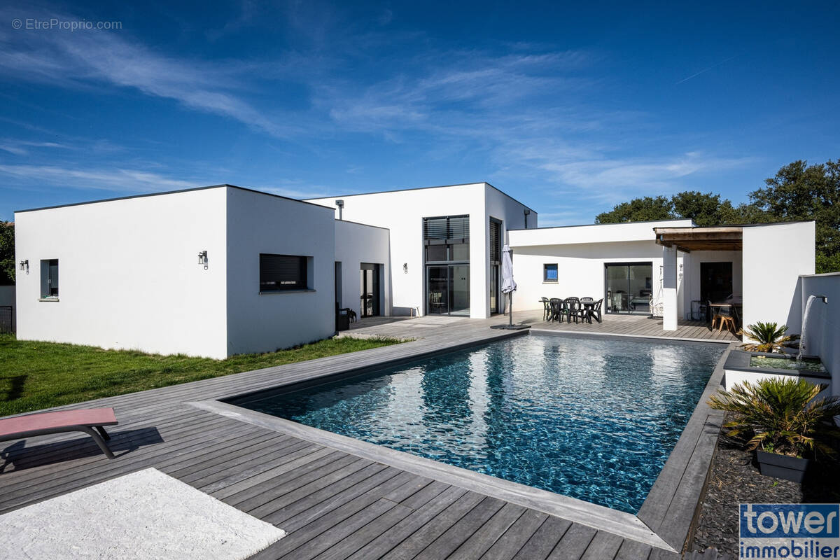 Maison à CARBONNE