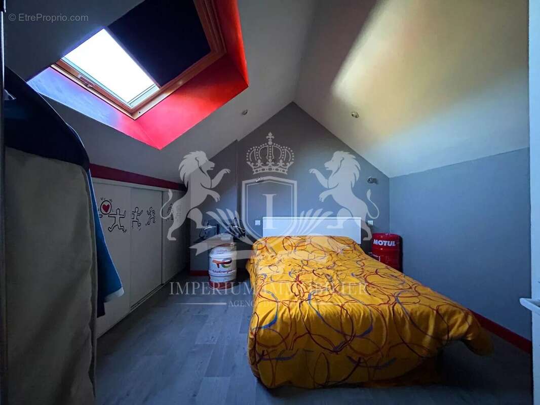 Maison à DUGNY-SUR-MEUSE