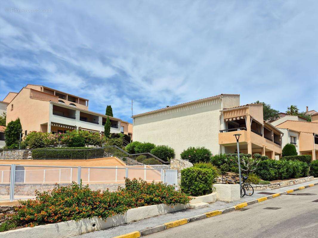 Appartement à ROQUEBRUNE-SUR-ARGENS