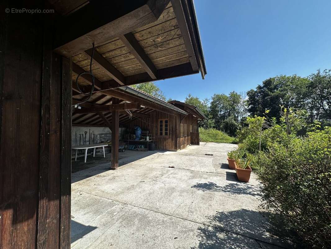 Chalet de 124 m² avec dependance - photo 11