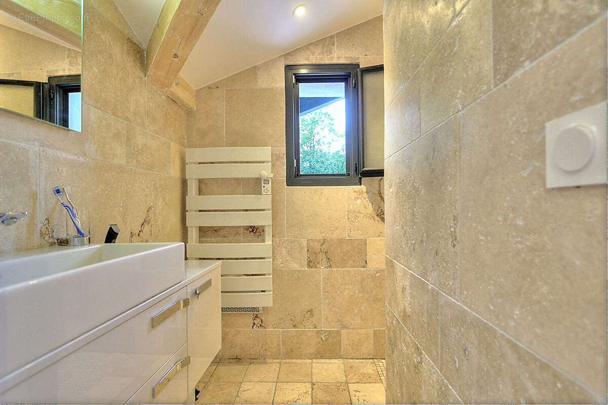 Appartement à AIX-LES-BAINS