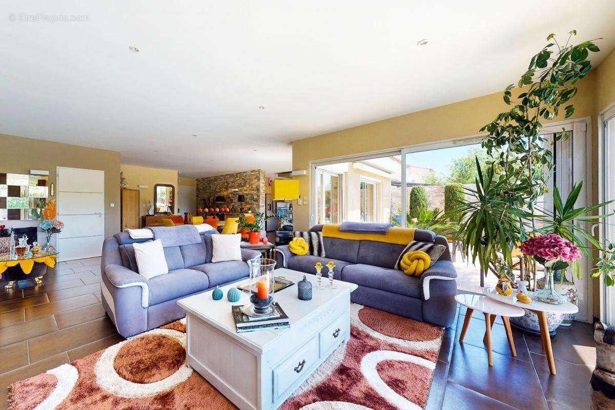 Maison à SAINT-JEAN-LASSEILLE